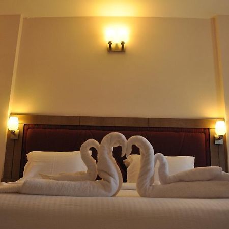 Chandra Royal Inn Velankanni Buitenkant foto