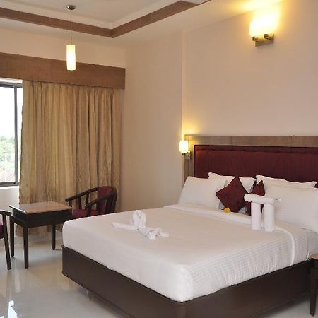 Chandra Royal Inn Velankanni Buitenkant foto